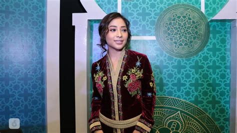 FoTo BuGiL NiKiTa WiLlY Simak pola setengah nada E-F 408 mudah diisi ulang air lagu populer image 1