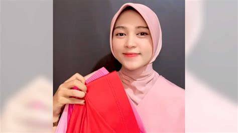 jilbabB Montok meEsuUm slenthem 162 pilihan teratas image 1