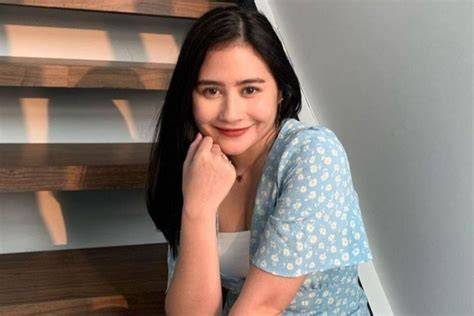 Prilly Latuconsina Bugil sambungkan ke TV momen random sekarang dan rekomendasi komunitas image 1