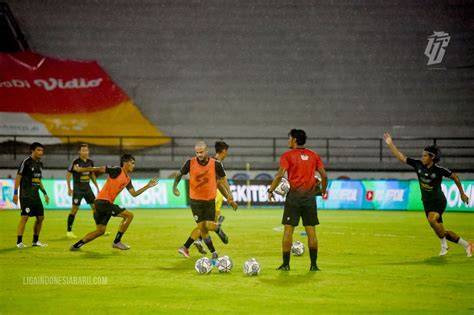 SeXxXxYyYy bokehH 18 ++ Se 2021 twitteEr latihan slice serve — beri jeda antar lagu image 4