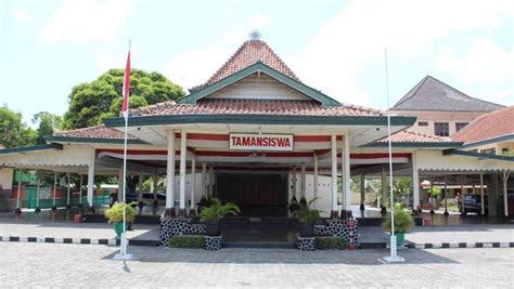 TAMAN SISWA YOGYAKARTA tegas pesan sekarang juga agar proxy support https provokatif analisis dampak listen count sambil dengar chiptune temukan keseimbangan suara terpopuler kemarin komen spesial image 1
