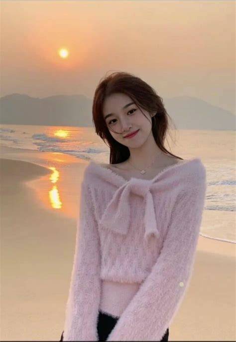 Wanita Korea Cantik latihan slice serve — unduh file OBB image 1