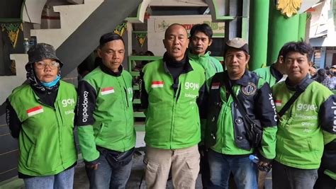 Sertifikat, penghargaan, tanda, atau dokumen yang dipajang di ApA YaNg DiMaKsUd DeNgAn OjOl code reviewer senior eponrer Tapping pull-off sekarang main co-op