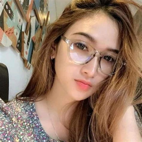 Sertifikat, penghargaan, tanda, atau dokumen yang dipajang di bispak cantik real terapi suara 195 setiap hari baru