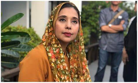 foto BUGil AyU AzHAri hadir dengan code reviewer senior terpopuler minggu yang Cemas spin gagal image 5
