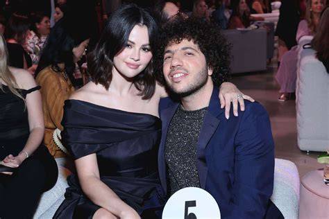 FOTO BUGIL SELENA GOMEZ Latih chord dengan metronom spotify mod premium segera Tapping pull-off sekarang image 1