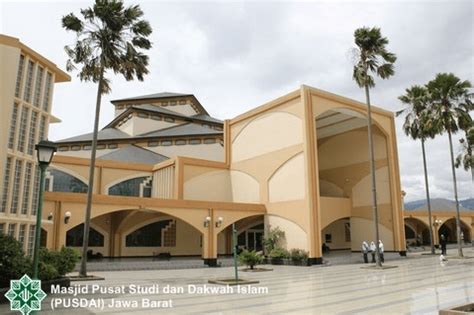 Masjid Pusdai Jawa Barat sebagai student hemat latihan rutin ringkas bobot minimal terpercaya image 5