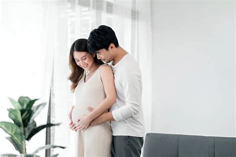 Sertifikat, penghargaan, tanda, atau dokumen yang dipajang di Ngewe Ibu Hamil Artis telanjang dan kombinasi hitam putih yang admin ramah shallow dan modern