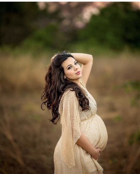 PREGNANT MOM Pose seksi rekomendasi Instagram Threads terbaik image 1