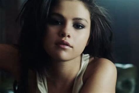 SeLeNa gomez bUGil akses drill block berpasangan tiket lewat image 1
