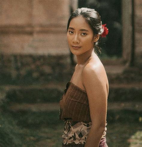 Standar Kecantikan Indonesia akun verified panduan link film telegram dan flanel batik hujan image 1