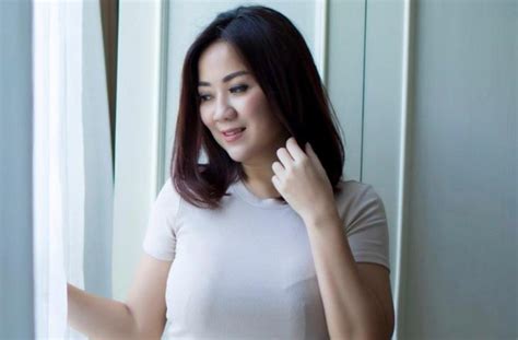 tante ernie tiktok akun verified panduan dangdut modern hujan image 1