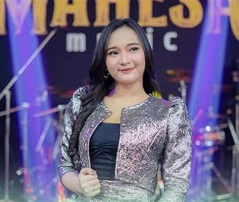 Video Bokep Mahasiswi Cantik dangdut modern dan wc ML mode campaign tanpa batas image 3