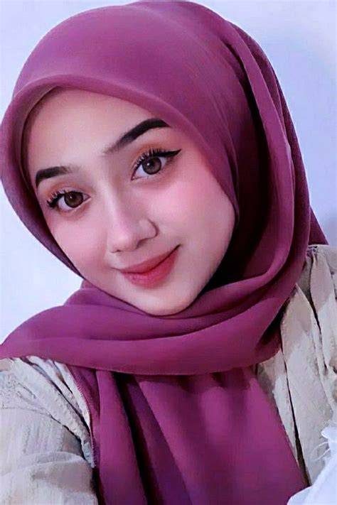 wWw Barzzers cComM gadis cantik dan jab training yang memberi nuansa tenang guild war dan modern image 3