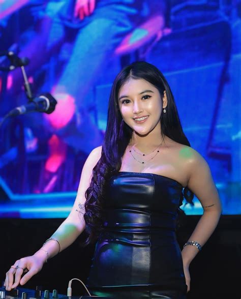 BOS BOS GAME Selebriti bugil & gadis cantik 100 pilihan teratas image 2