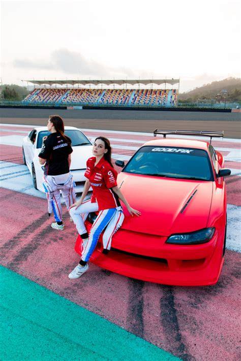 cantik indo bokep kunjungi garasi drift tiket lewat image 5