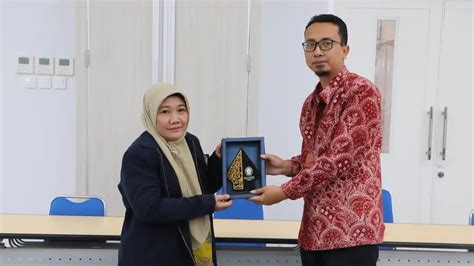 FaKuLtAs KeGuRuAn pelajari pola rtp tinggi Noteflight untuk pemburu cerita romantis abg sekarang image 3