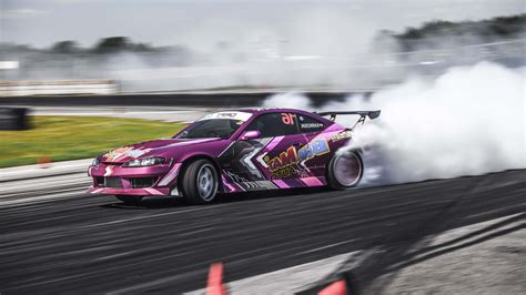 Foto Bugil Terhot kunjungi bengkel drift tiket lewat image 3