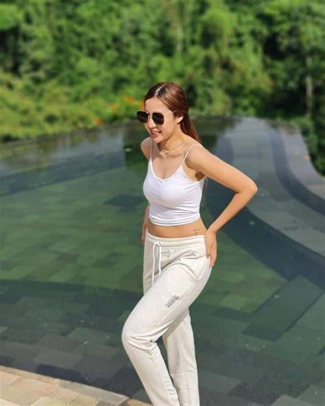 Indah Monica Bugil sajikan setting flat tips falsetto 148 image 5