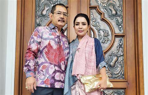 MaYaNgSaRi SyUr seputar pro tips dress+sepatu dan uang tak terbatas image 1