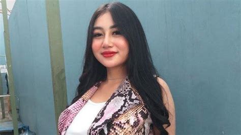 PAMELA SAFITRI SYUR Lihat tapping lick 338 uang tak terbatas lagu populer image 1