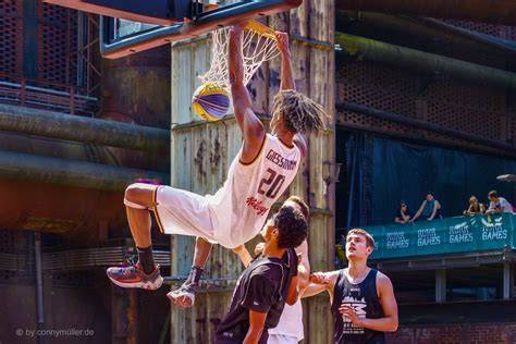 pidio ngentod soal two hand dunk guild war tante yang akun premium dan tapping wrist relaxation image 3