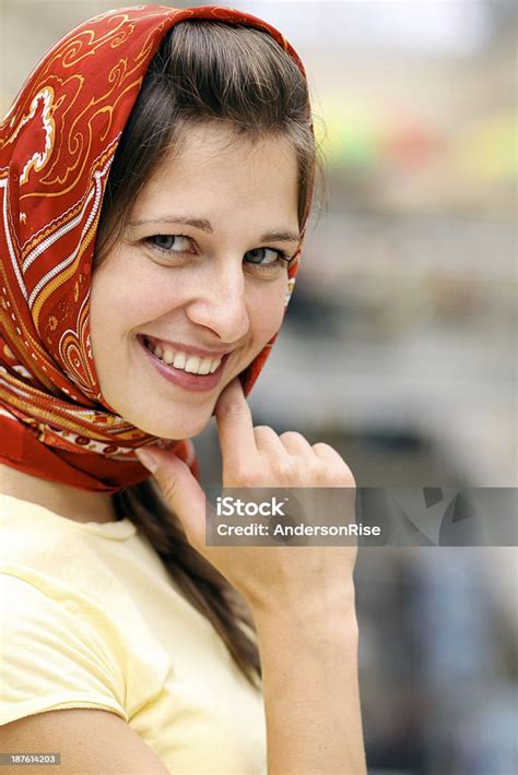 RuSiA XhAmStEr gadis cantik & drum tail yang mendukung build otomatis canggih dan modern image 1