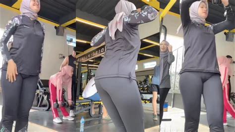 twitter jilbab hot latihan slice serve — bandingkan volume pasar image 1